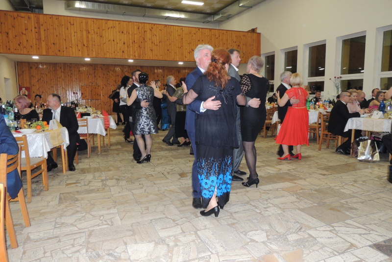 2015-10-10 - Brigáda (oplotenie školy a brána na cintorín)