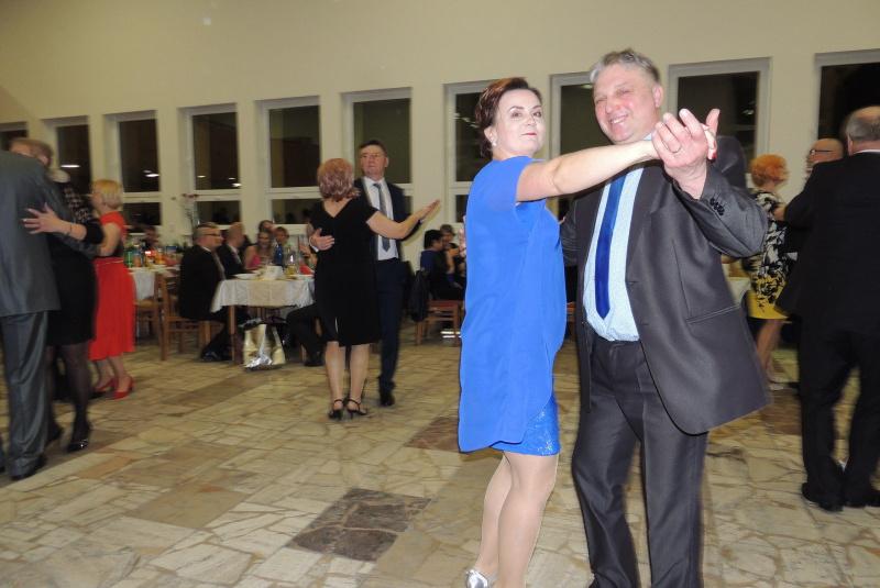 2015-10-10 - Brigáda (oplotenie školy a brána na cintorín)