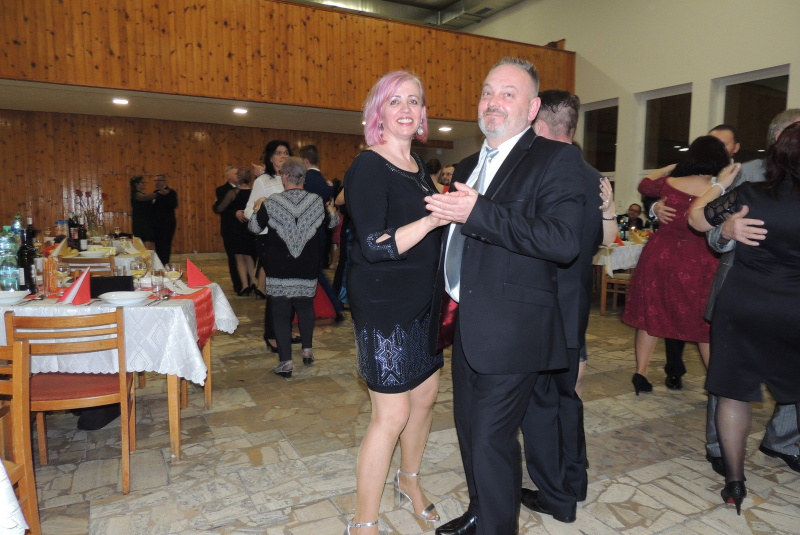 2015-10-10 - Brigáda (oplotenie školy a brána na cintorín)
