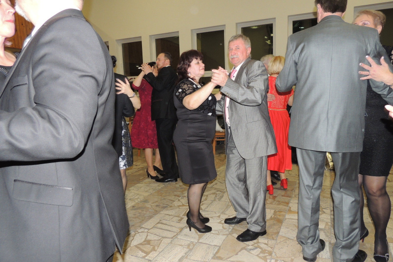2015-10-10 - Brigáda (oplotenie školy a brána na cintorín)