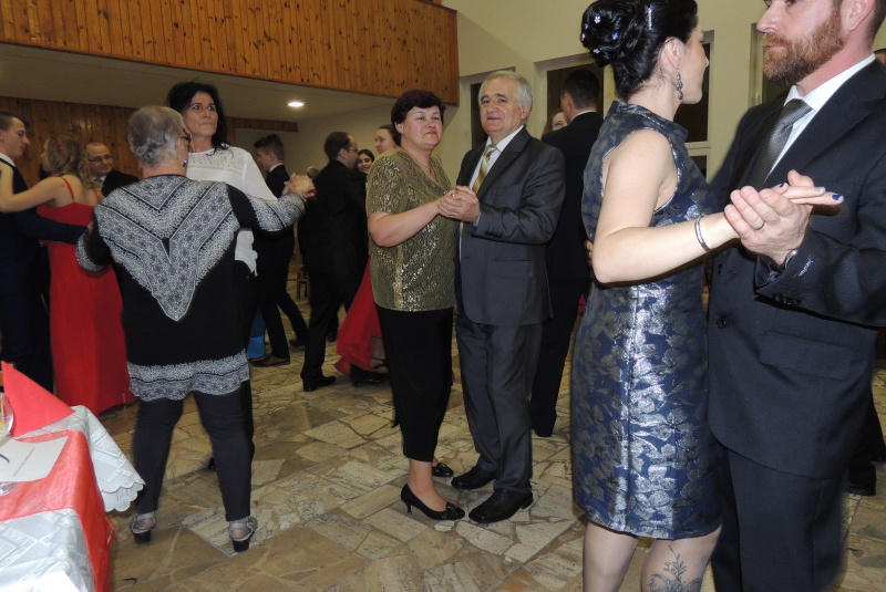 2015-10-10 - Brigáda (oplotenie školy a brána na cintorín)