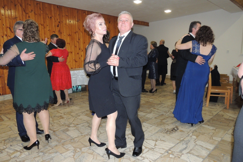 2015-10-10 - Brigáda (oplotenie školy a brána na cintorín)