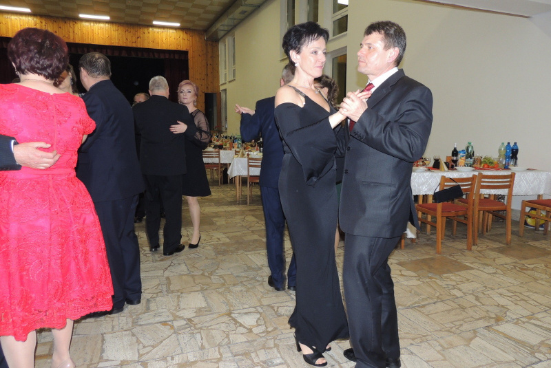 2015-10-10 - Brigáda (oplotenie školy a brána na cintorín)