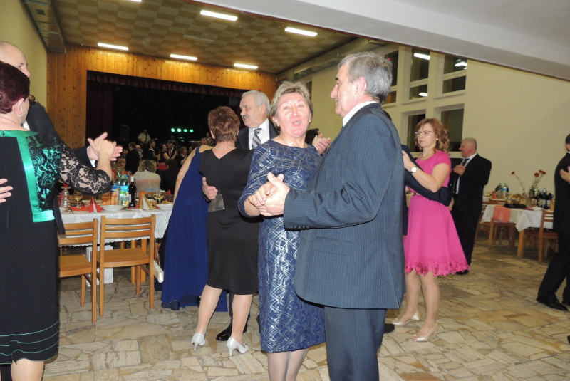 2015-10-10 - Brigáda (oplotenie školy a brána na cintorín)